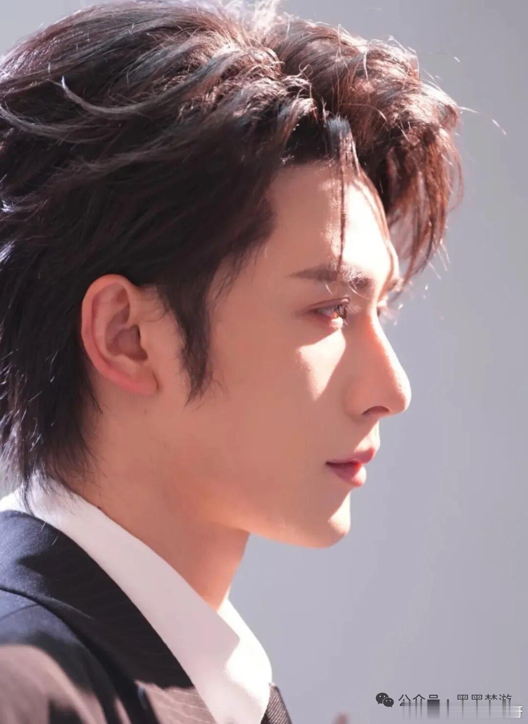 短剧演员聚会谁出片了 已经把这次聚会美图疯狂分享给身边朋友，短剧演员每个人美得各
