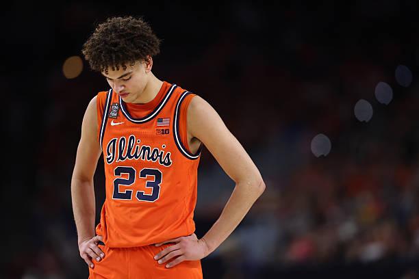 在此前的NCAA四强赛中，全美第7号种子康涅狄格大学以71比62战胜了全美第13