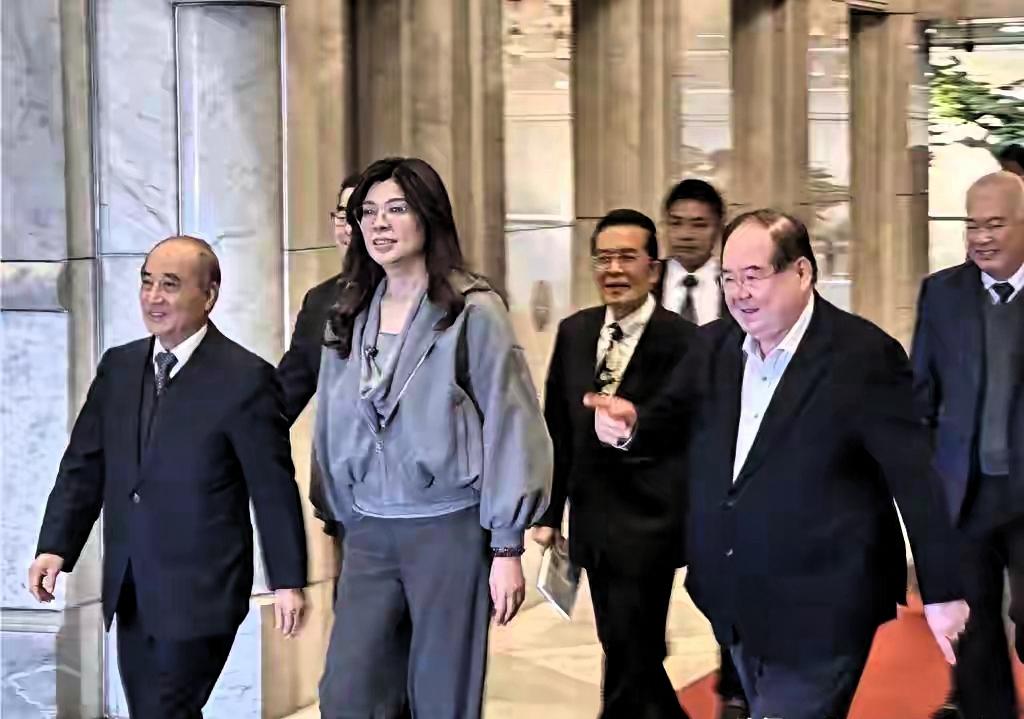 郑赖交锋！赖清德5天拆5个统派团体，郑丽文怒怼戳穿谋独本质
 
前言
台岛近期政