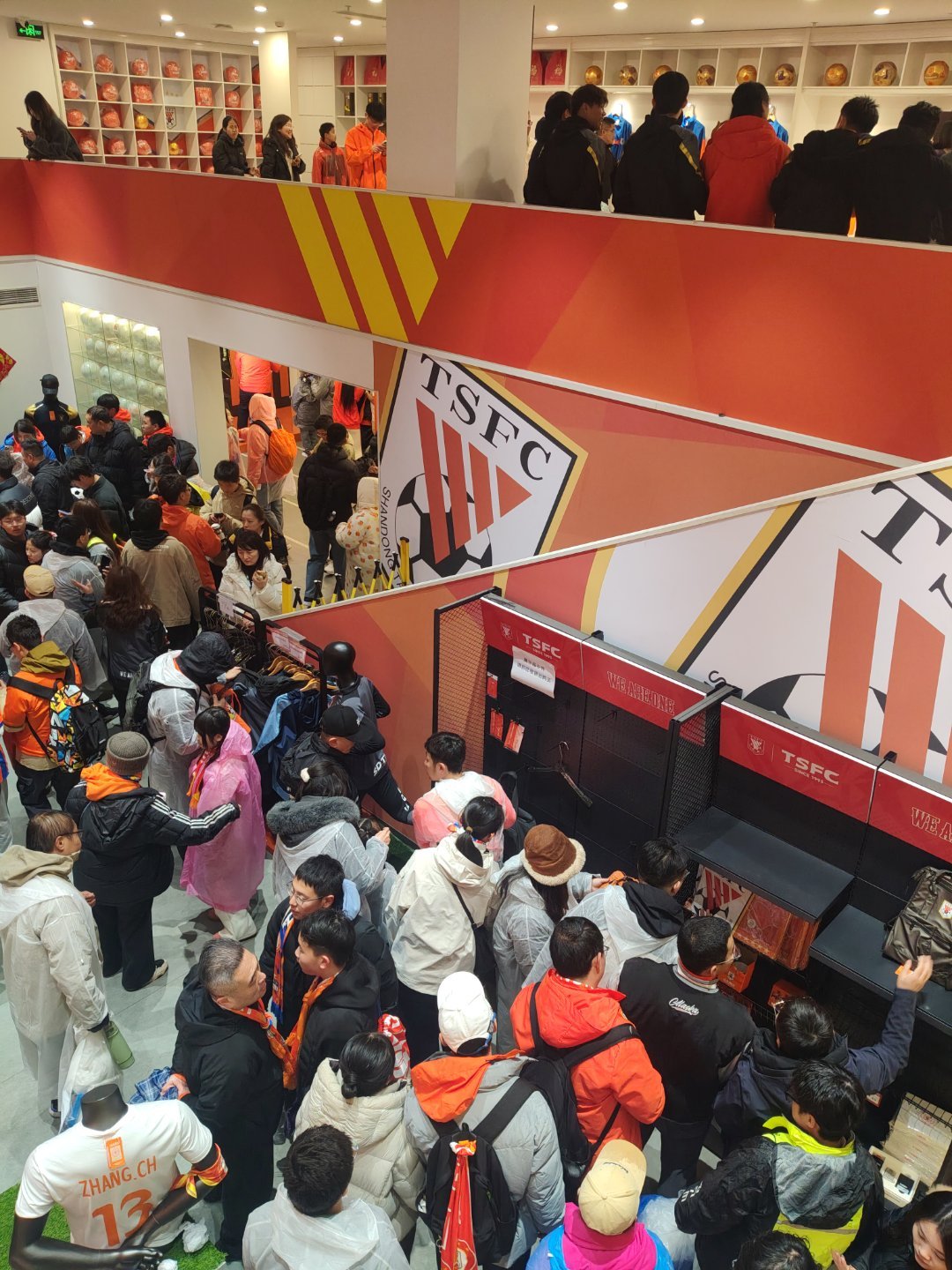 这就是我们的底蕴山东泰山2比1北京国安 济南·济南奥林匹克体育中心