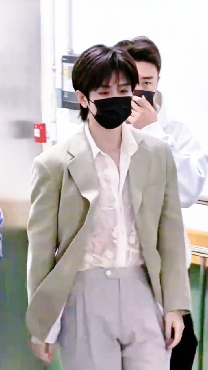 “月亮奔你而来”成毅帝舵表品牌代言人成毅