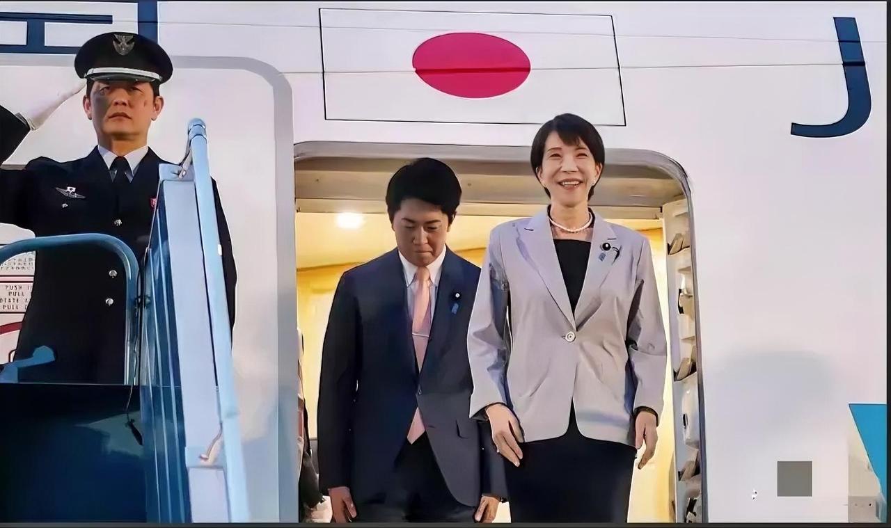 不是不按日本的剧本演，而是日本的剧本演砸了！高市早苗“新瓶装旧酒”，也抛出个所谓