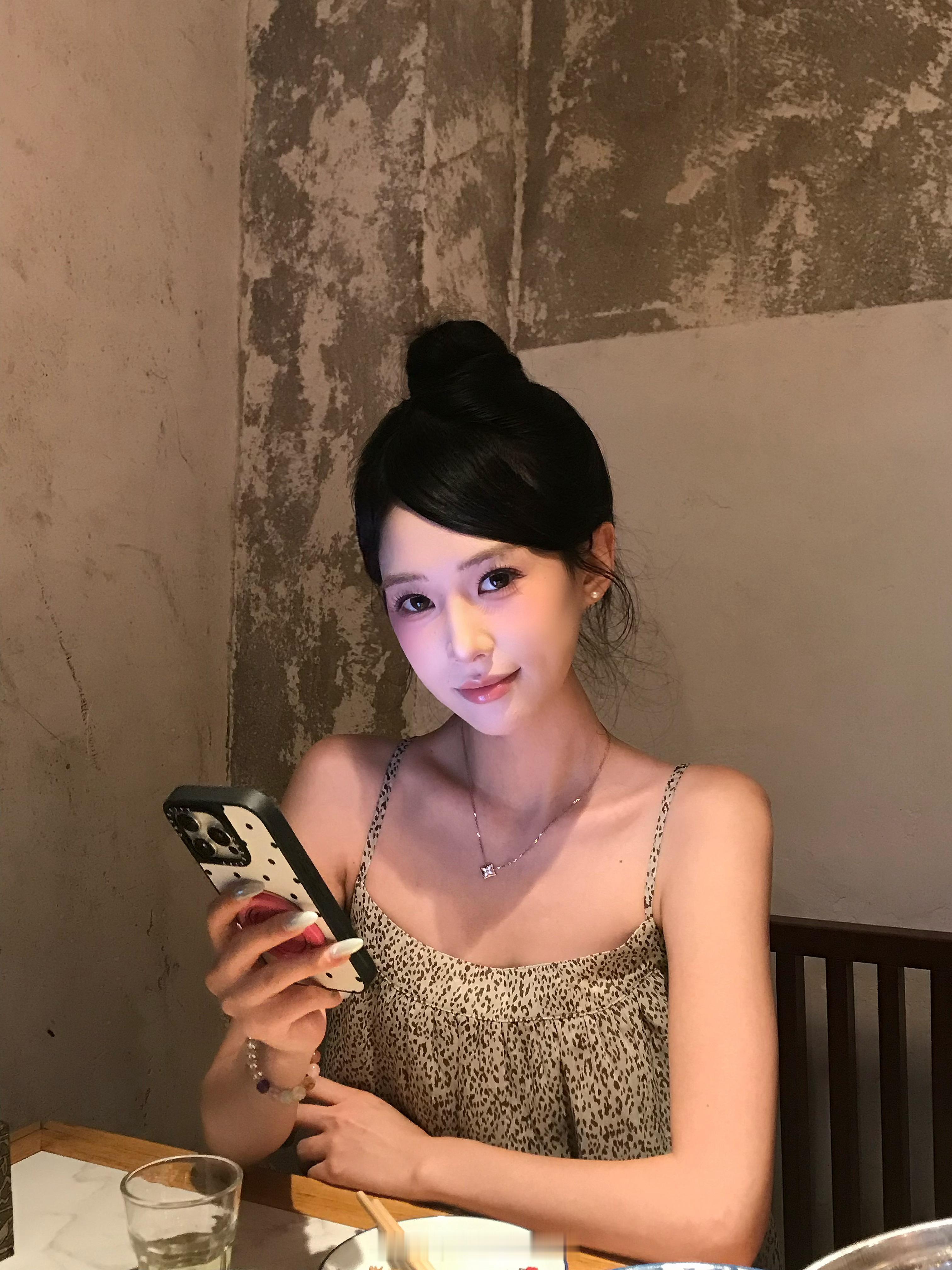 你的语音 我反复听 