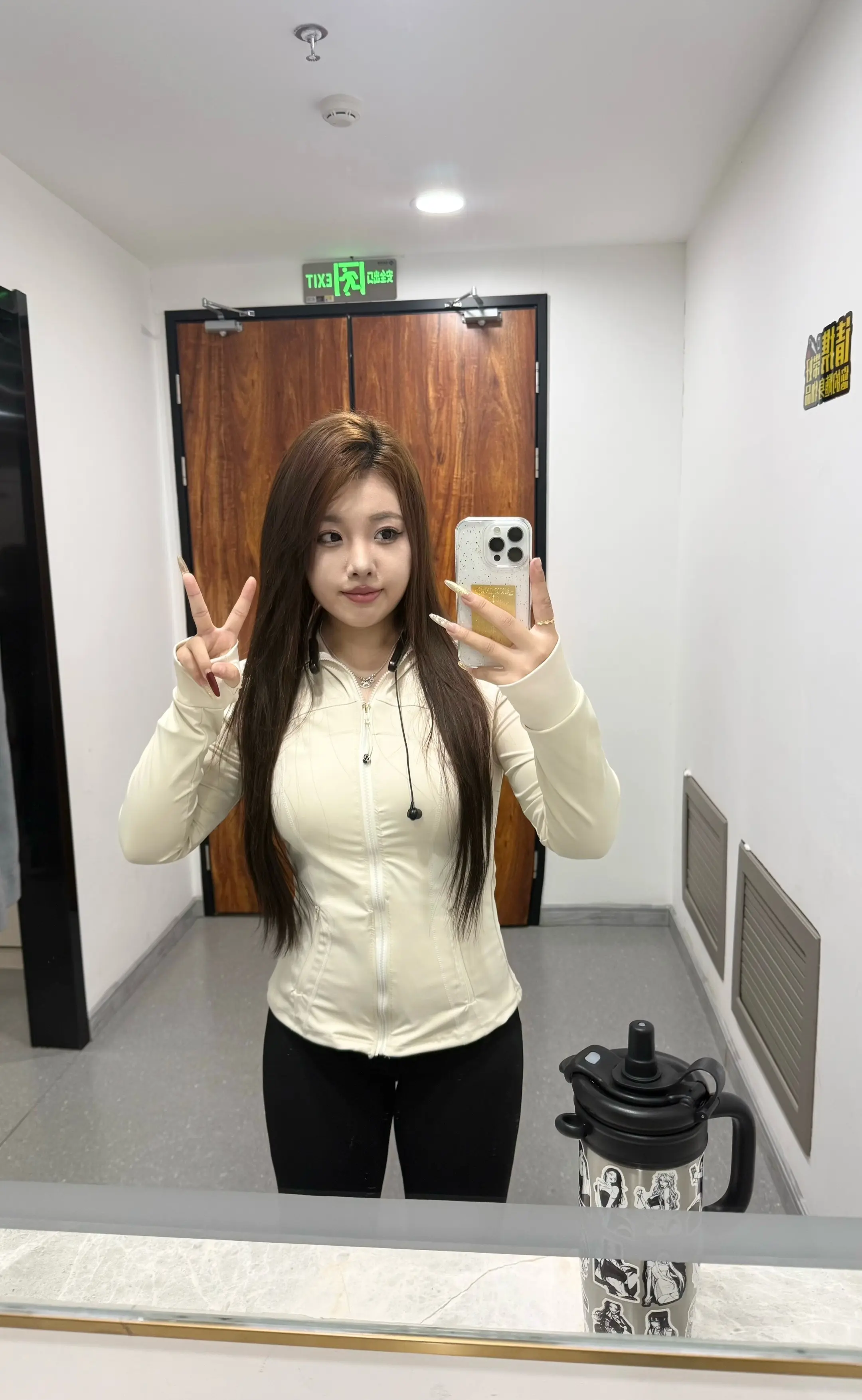 我从来不怕一个人 我害怕的是有人热情陪伴又离开的落差感.