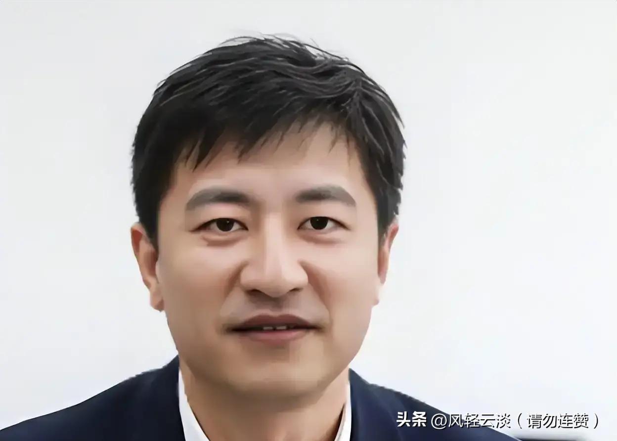 客观来说，张雪峰是一个争议很大、但价值真实存在的人。
 
他最大的贡献，是给了无