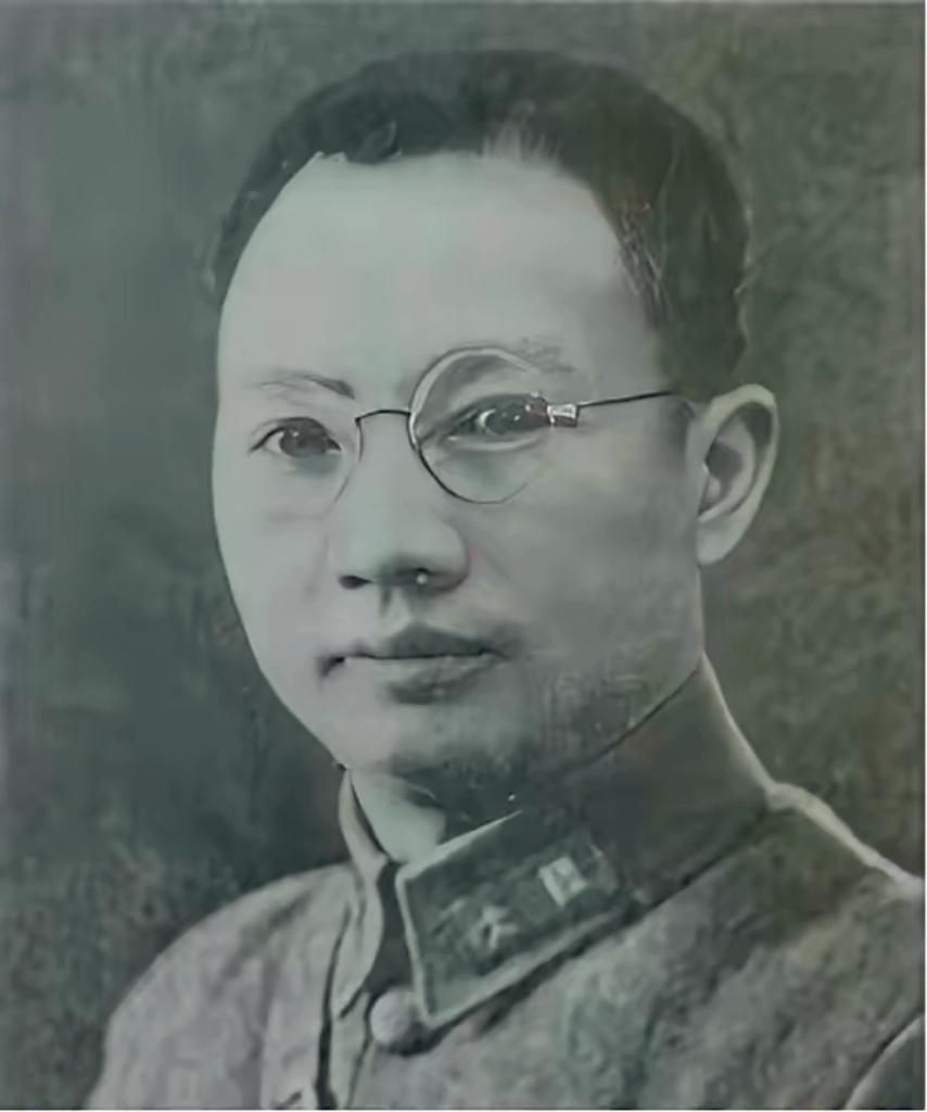 1949年，国军军长刘伯龙赴滇途中，因一辆抛锚卡车与车上军官起冲突，竟当场下令将