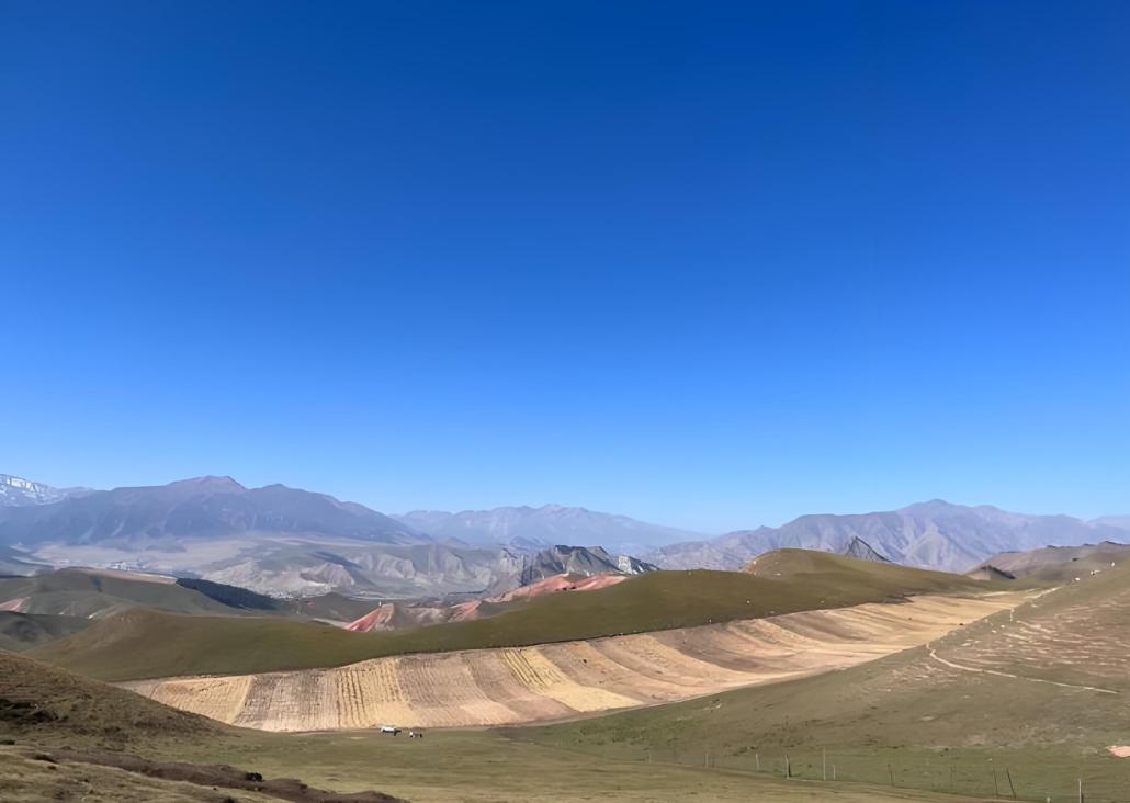 最提气的一句话：问这世间谁人可不死？任你家财万贯权势熏天，百年后不过是一堆黄土，