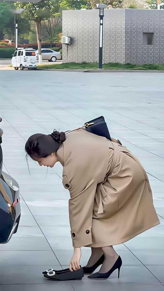 职场女强人不管在任何细节都不会打无准备之战