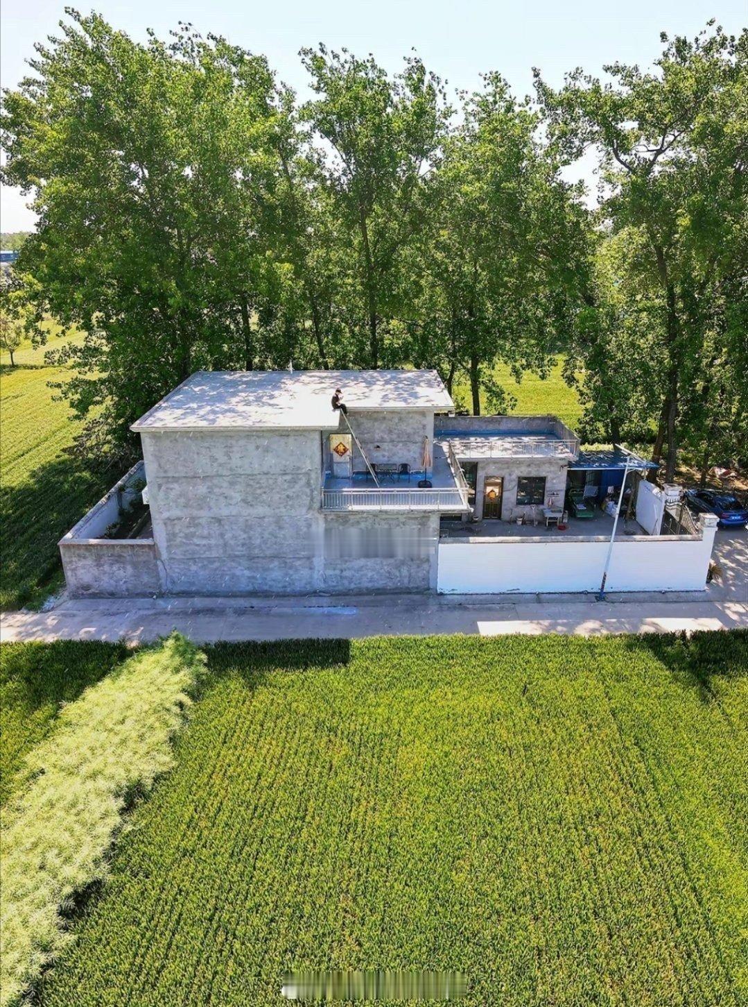 村里首富建的房子，这房子好让人向往，不怕娶不到老婆了。 