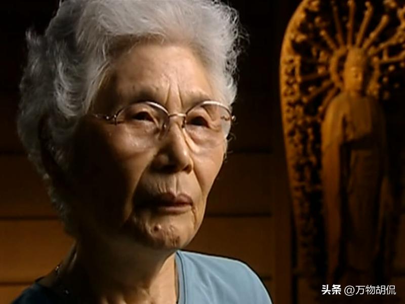 1945年，一名日本广岛姑娘正在擦桌子，突然白光闪过，她登时昏厥，醒来才知道，距