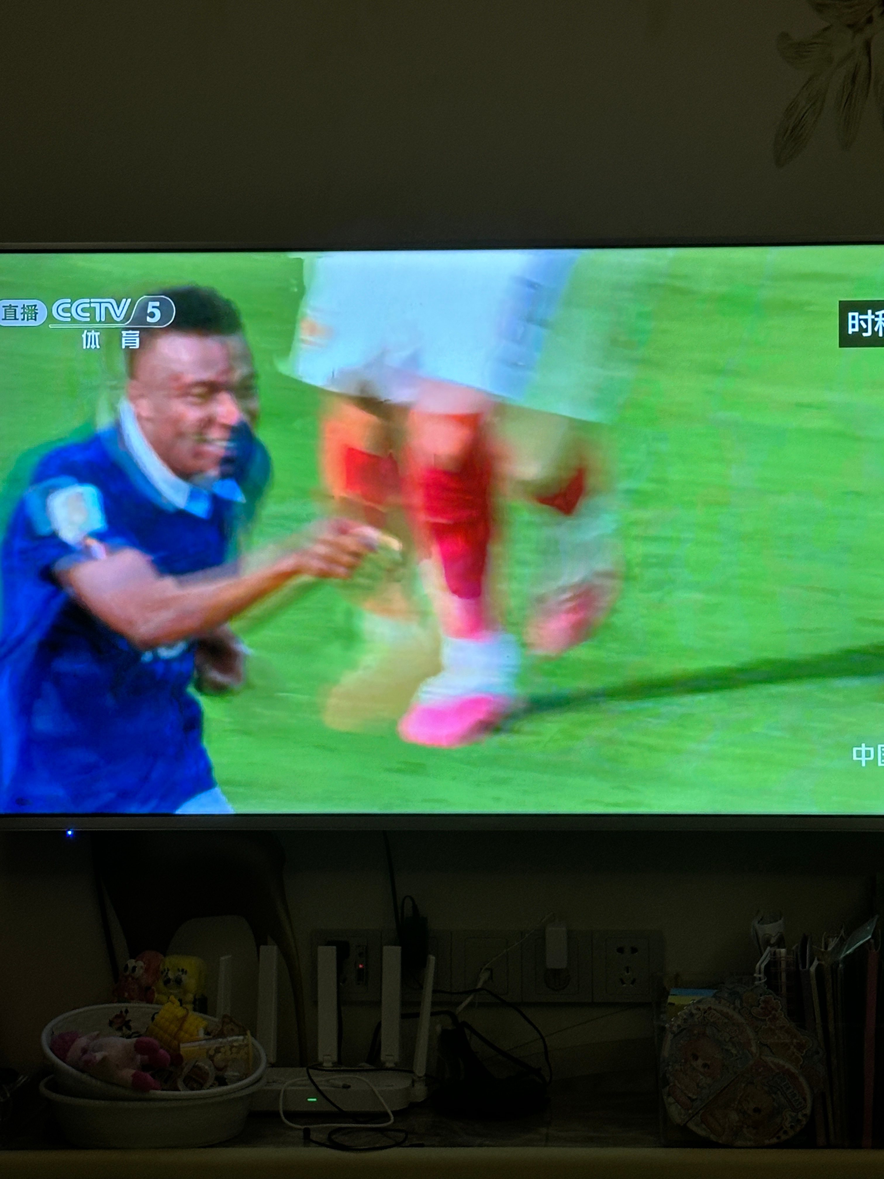 还得是我法国超跑姆巴佩进球 法国🇫🇷1-0领瑞典🇸🇪下半场继续 