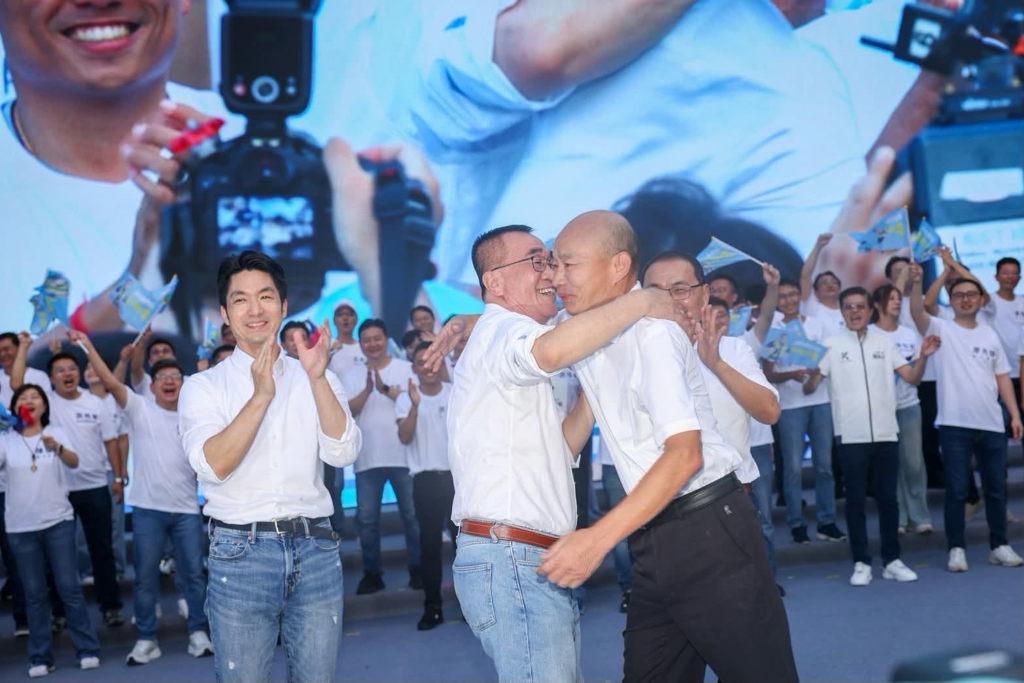 韩国瑜辅选走遍 忙射穿云箭：两种身份 脚步不停！
“立法院长”韩国瑜曾掀起“韩流