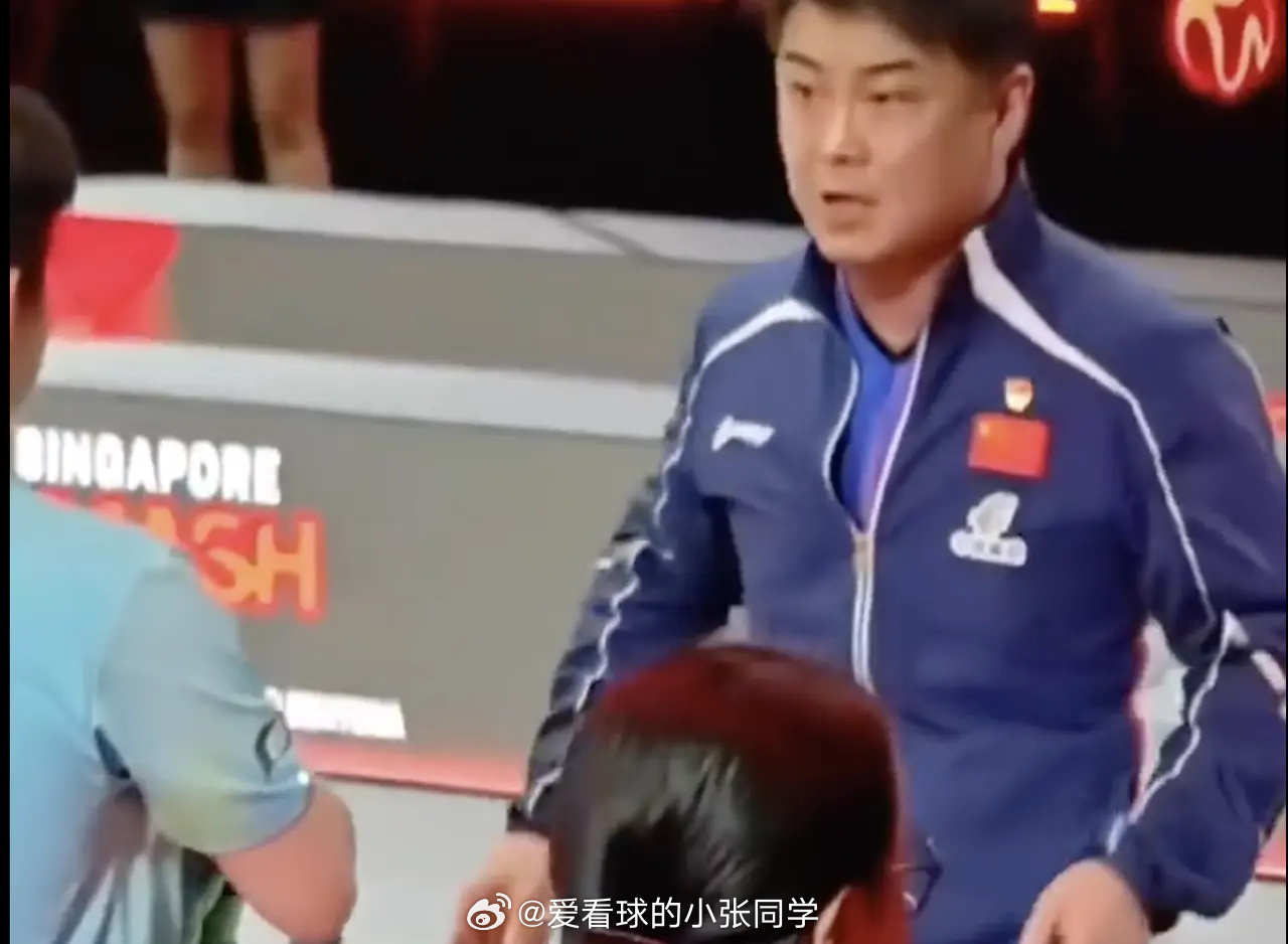 王皓沮丧连续摇头！林诗栋9小时内2输世界第6 信心崩溃被判不敢攻2月28日，林诗