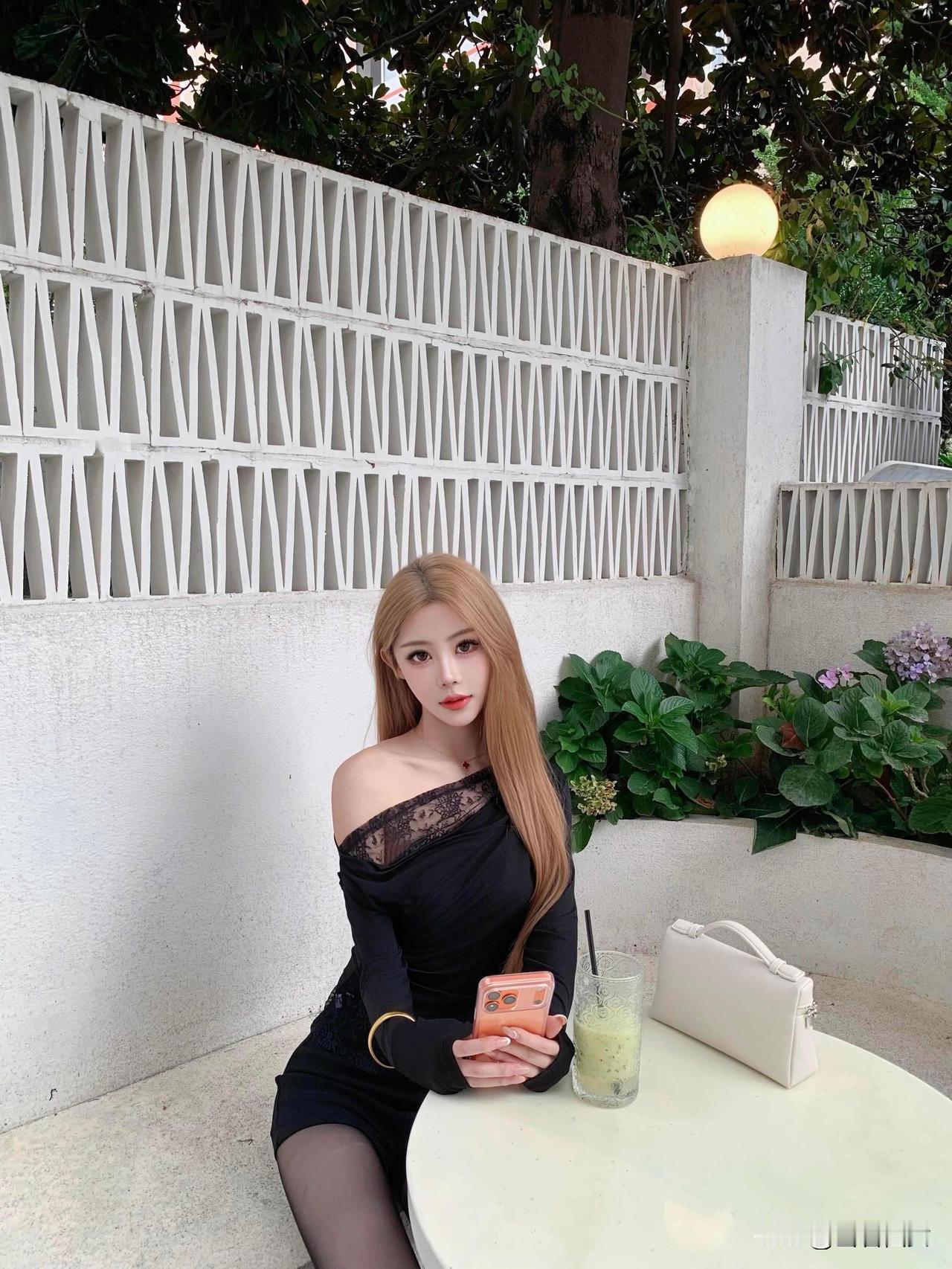 气质与时尚的完美结合，女神就是她！