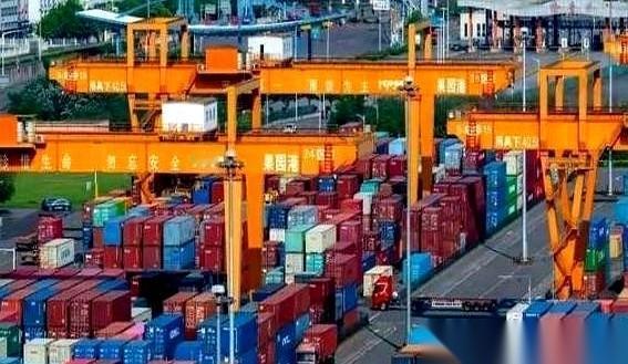 老美一嗓子，把印度吓得够呛，15艘满载俄罗斯石油的油轮，就那么孤零零地在海上飘着