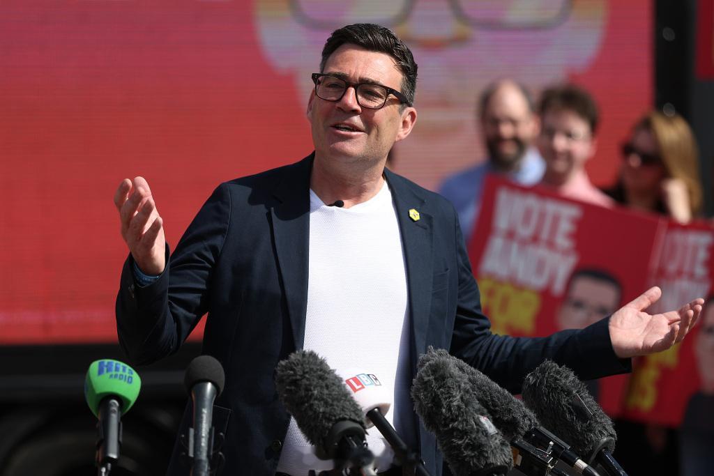 英国首相准备辞职，政坛碎了一地，英不列颠儿分裂，启动！这几天，上任两年的英不列颠
