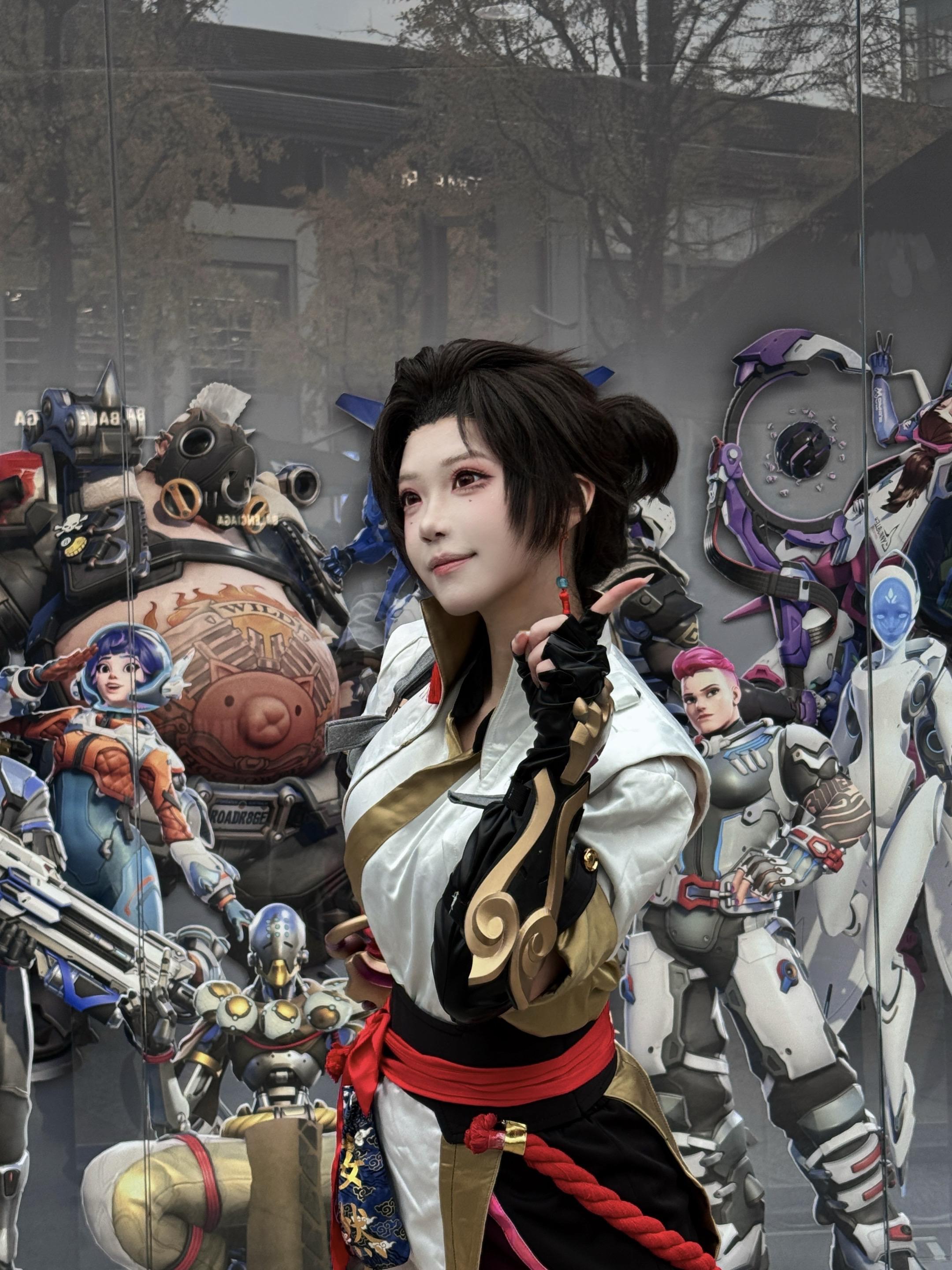 安燃你快来吧你弟一直拿水炮烫我屁股