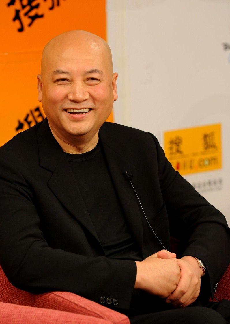 演员迟重瑞说。我结了婚之后想把头发留起来，我们的儿子（继子）赵勇，现在是我们公司
