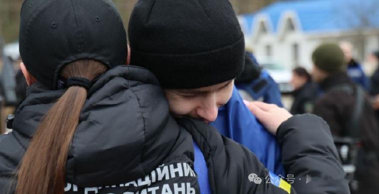 烽火问鼎计划 在“复活节停火”前夕，俄乌再次举行了换俘，双方各自释放了175名军