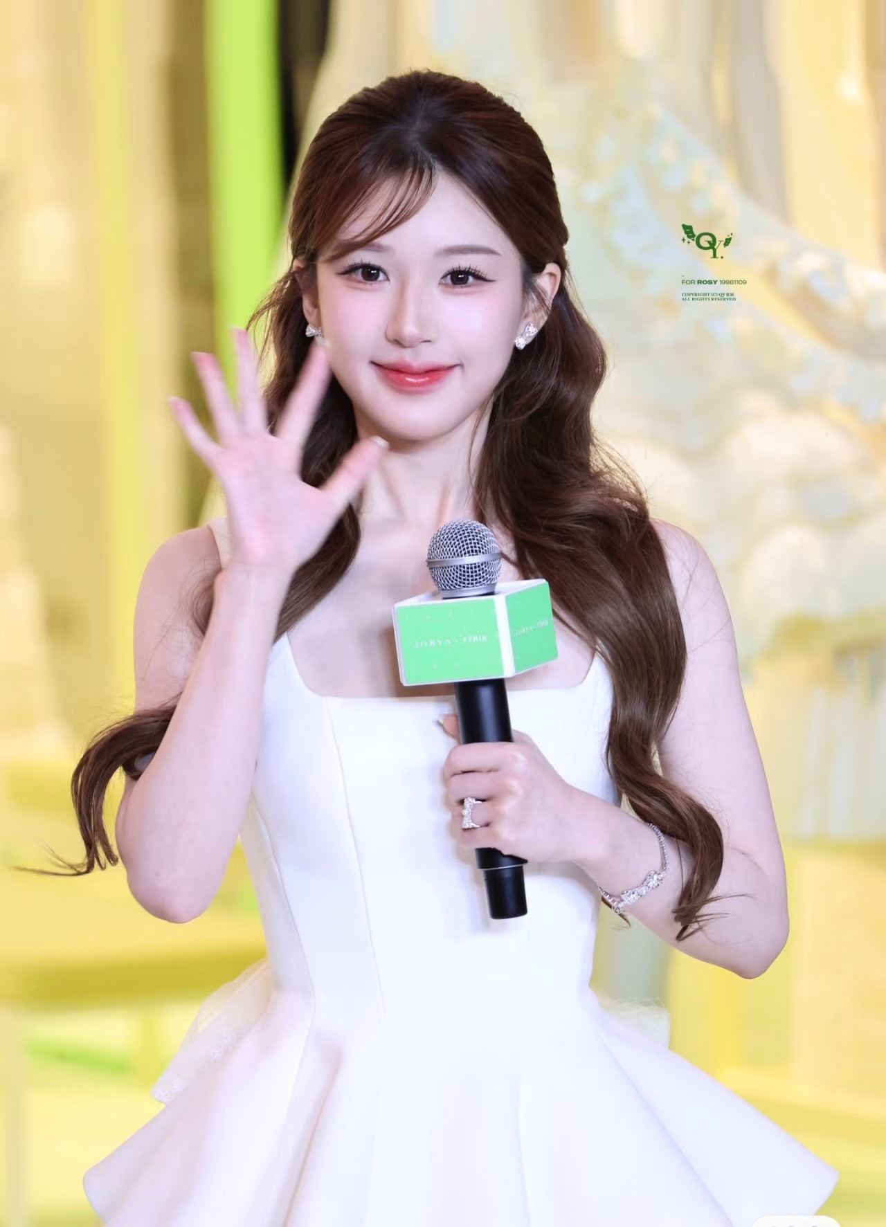 露思夏天要进组了吧这么好的状态 