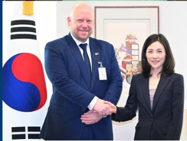 印象中提起韩国，我只会想到泡菜棒子美女整容性丑闻，最多加一个韩国的三星手机！
