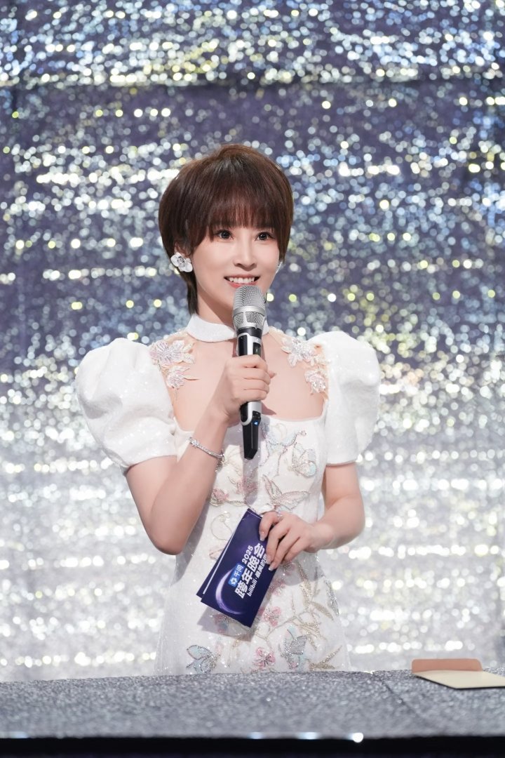 谢楠谢楠被5个人选笑开了花谁能不爱谢楠啊！温柔大气人缘爆棚，被大家争抢也太幸福了