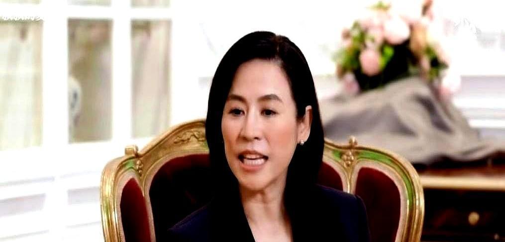 55岁，宣萱。
电话响了。
万梓良的声音劈头盖脸：“不管身体多差，立刻回剧组。