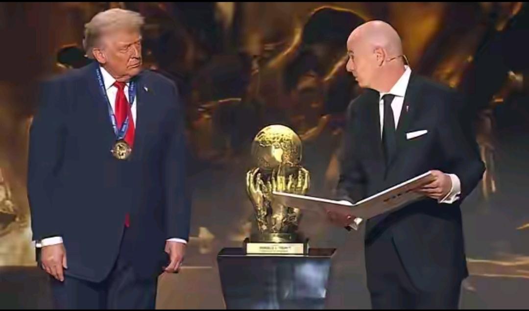 全球最讽刺的奖项诞生！！！

在2026年世界杯抽签仪式上，国际足联主席因凡蒂诺