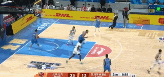 可圈可点！麦基首秀16分钟12中5贡献12分6板3助1帽 正负值+14中国篮球