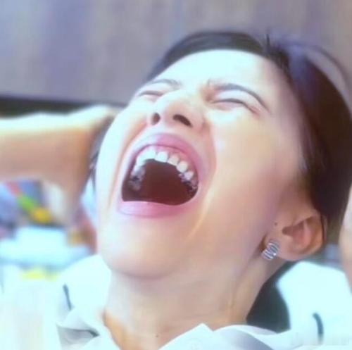 papi酱该补牙了 原来你们都看得这么仔细呀😂其实不一定是蛀牙吧，一些补牙材料