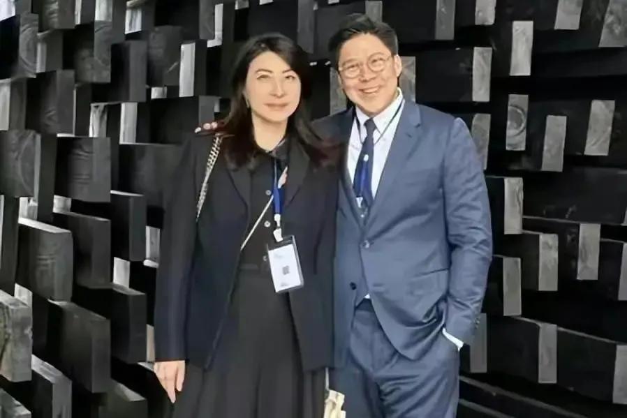 “豪门清流”郭晶晶霍启刚夫妇结婚11周年，为鱼龙混杂的娱乐圈明星夫妇树立了榜样
