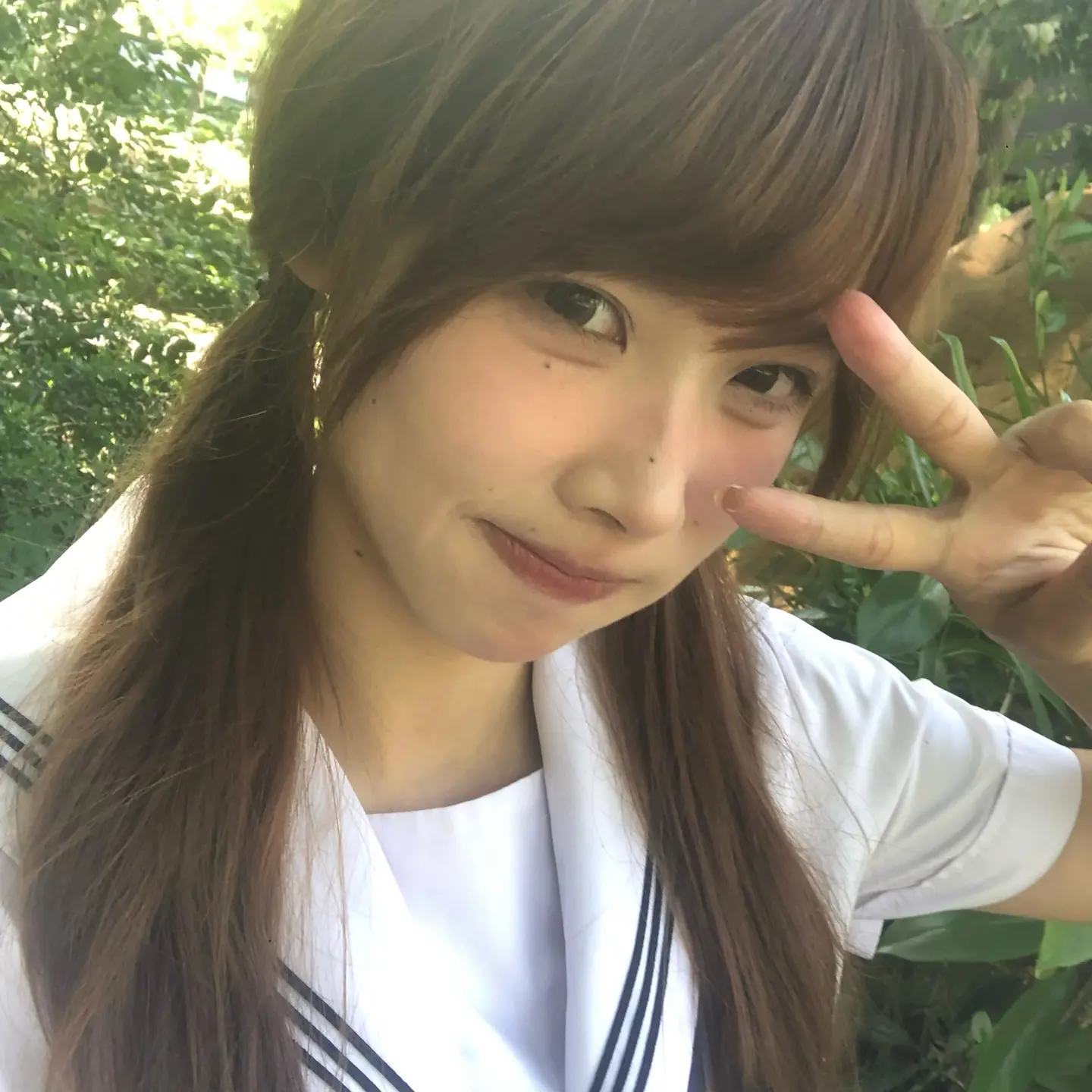 染了黄毛穿制服 不扎头发总感觉像不良呀