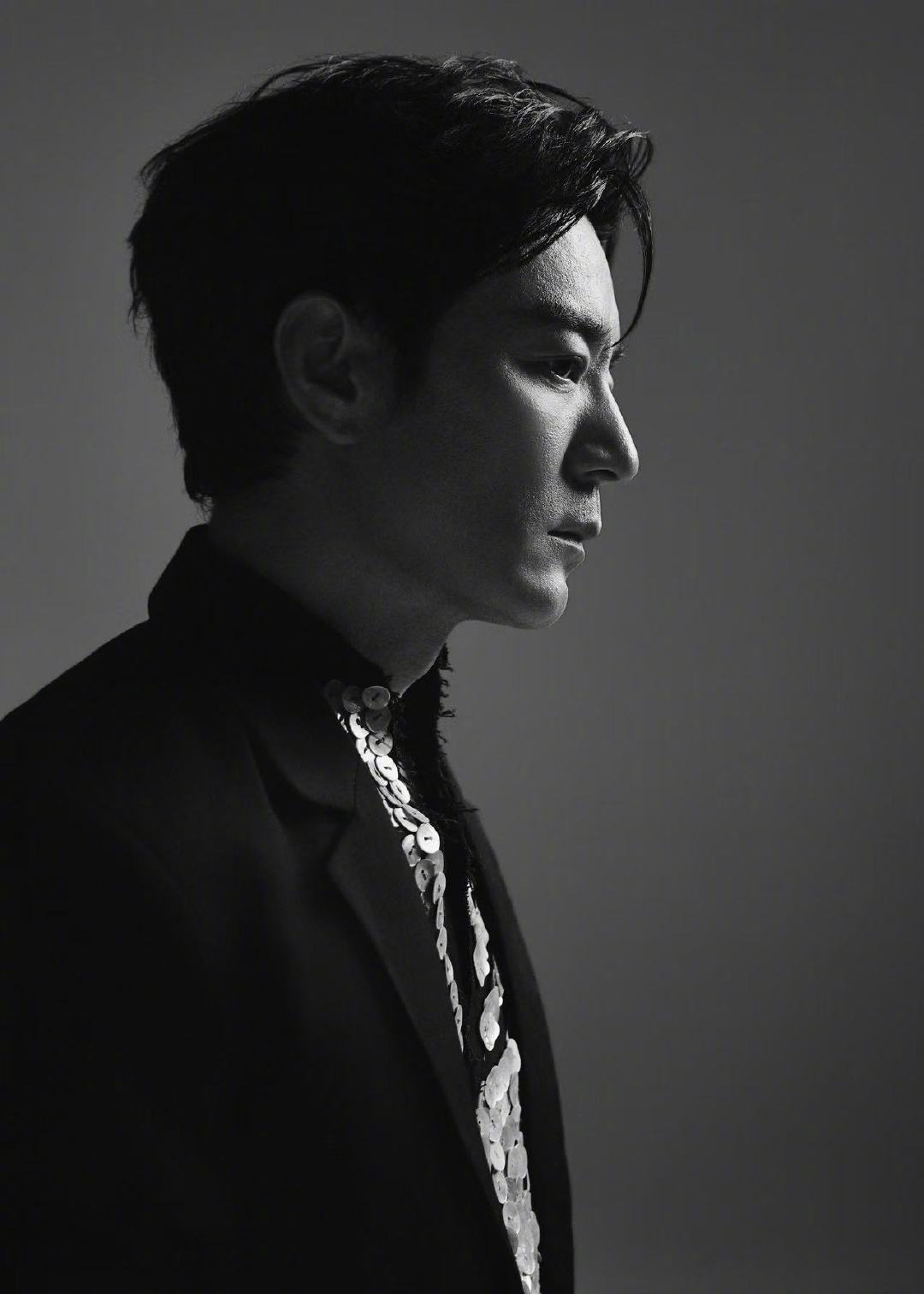 李光洁磁性低音炮 李光洁唱人声鼎沸被李光洁的低音炮狠狠圈粉，翻唱《人声鼎沸》，嗓
