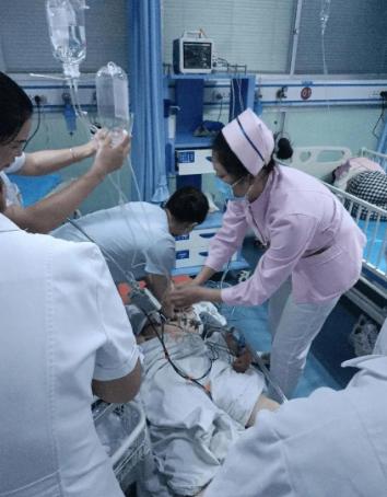 5月18日，青岛一名9岁男孩因玩游戏充值被父亲用电线毒打，父亲暴打了孩子长达三小