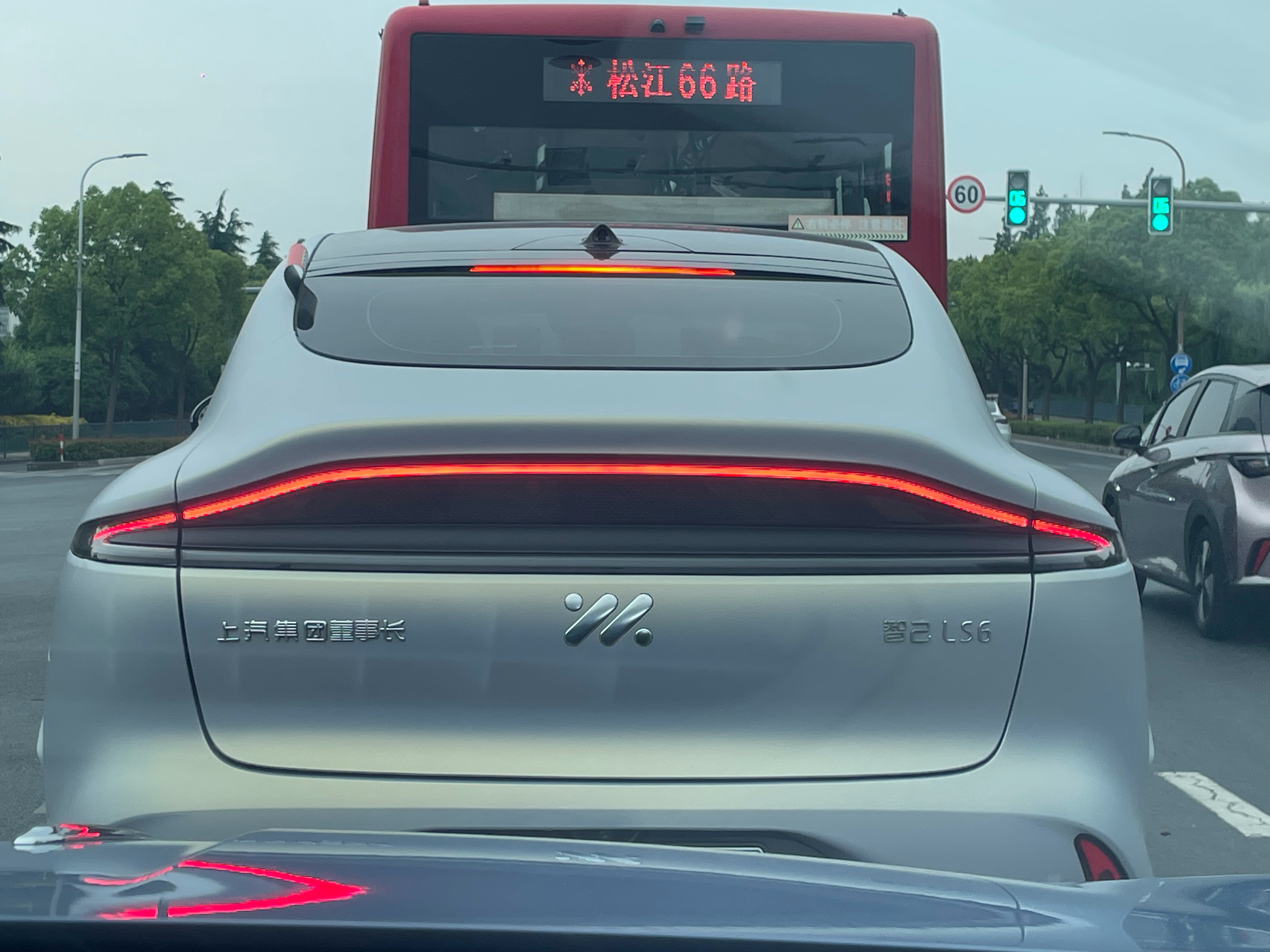 汽场全开智己[超话] 端午假期第一天，就遇到大佬啦！  ​​​