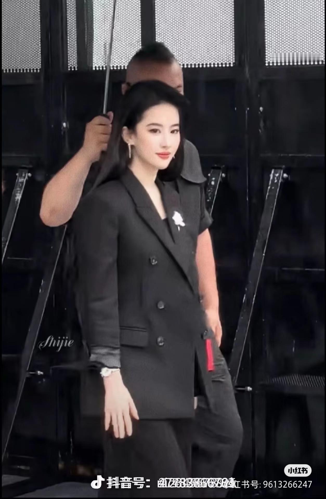 八分刘亦菲长这样，十分刘亦菲她线下样子