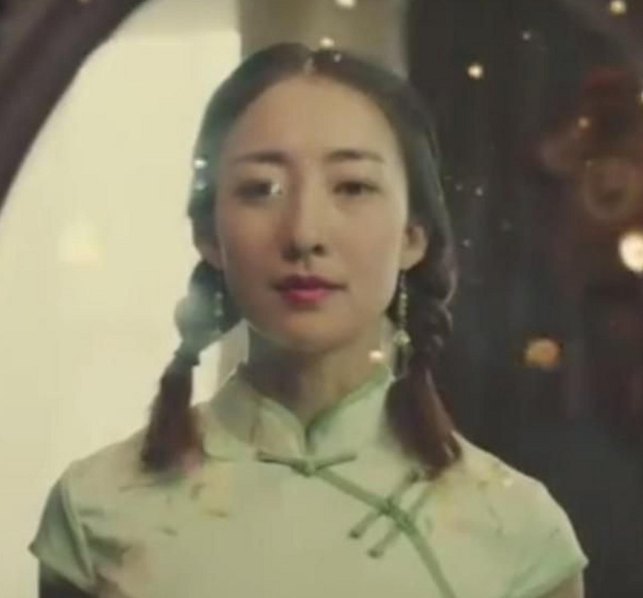 1926年，剥皮将军张宗昌终于如愿以偿，霸占了美人陈佩瑜。新婚之夜，张宗昌下令把