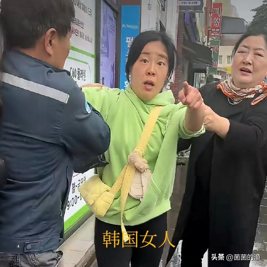 2026年3月25日，济州岛街头的监控镜头记录下令人窒息的一幕：一名中国女游客举