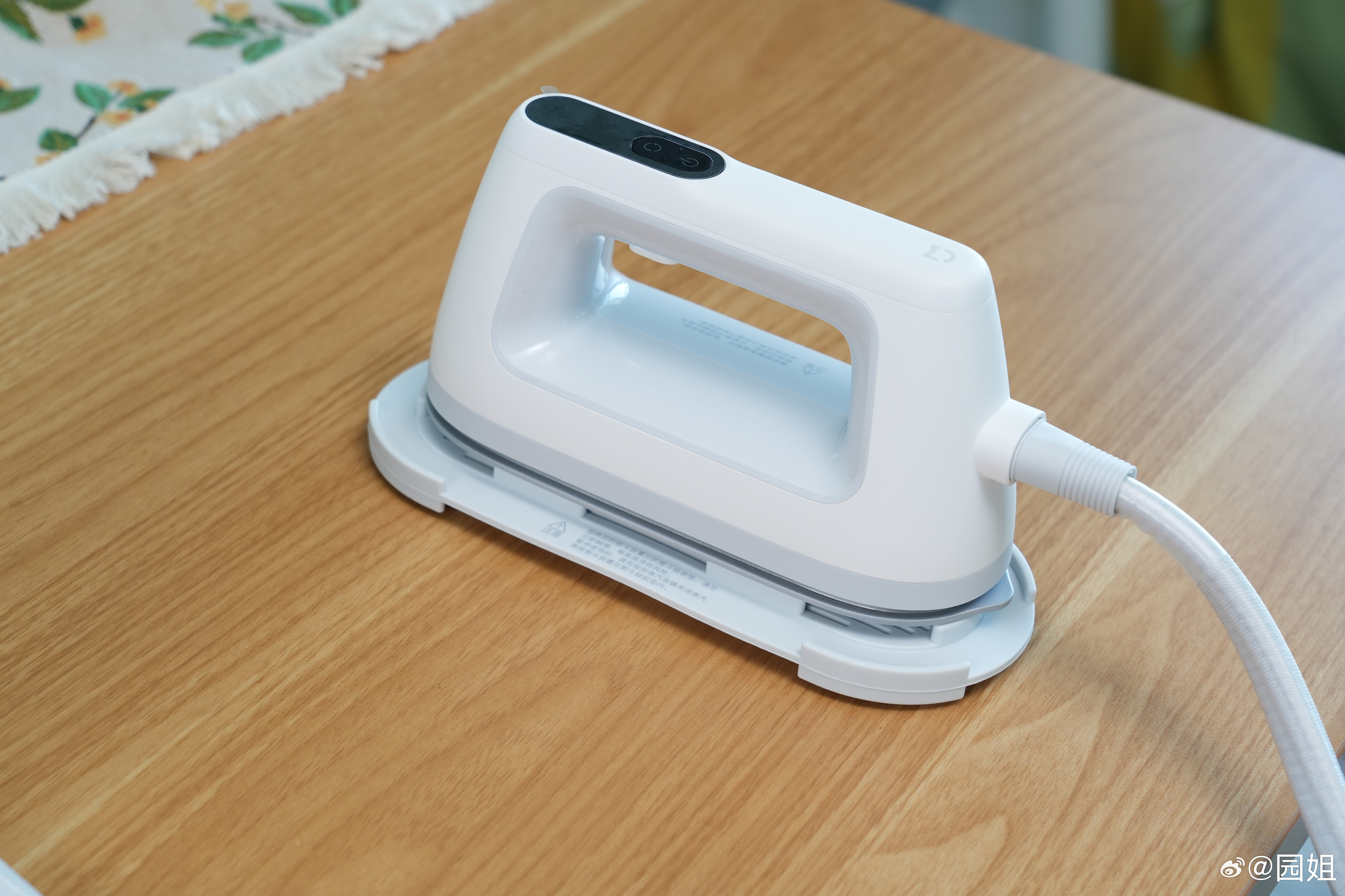 熨烫机都进化成这个样子了吗，这是米家熨烫机2，六档专属熨烫模式，120g/min