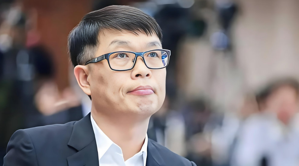 【美的方洪波称没说过小米是最大竞对美的回应小米竞争】在2025年度股东会上，美的