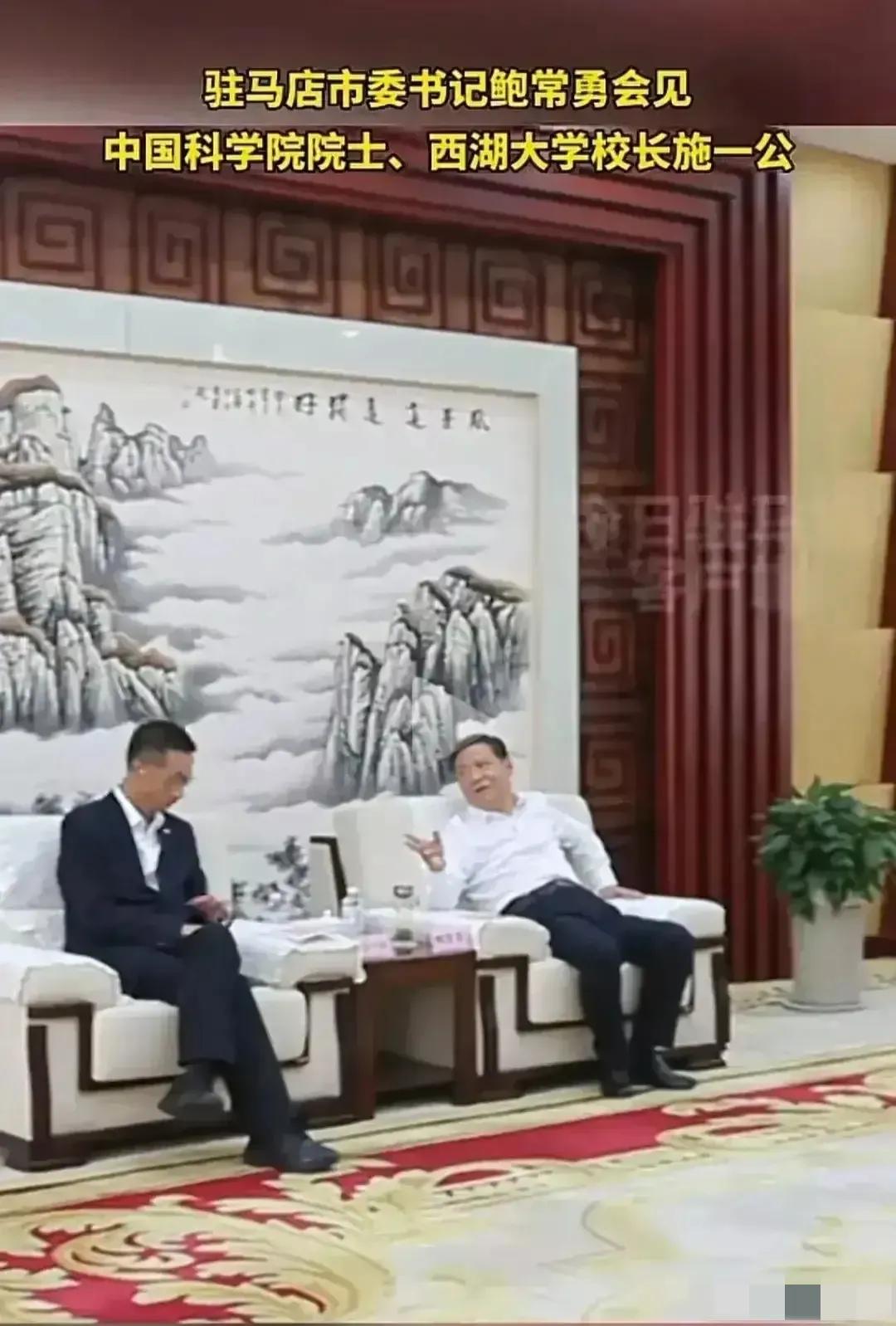 人有时候不知道怎么回事就一下子出名了！

比如这张迅速火遍全网的照片，一下子就引