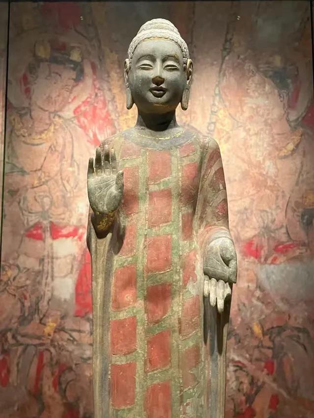 分享《河西走廊》（纸质版）第五部分之造像（二）

河西走廊上的石窟艺术孕育而生：