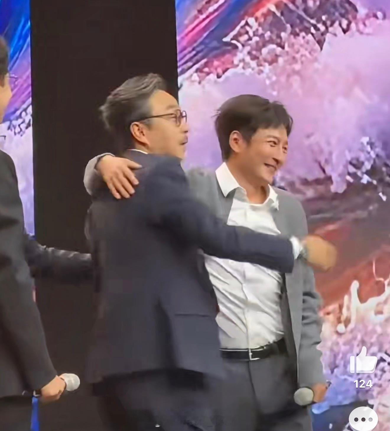 李维嘉回归湖南卫视woc[捂嘴哭]直接泪目了家人们这段时间考古嘉哥做快乐大本营的