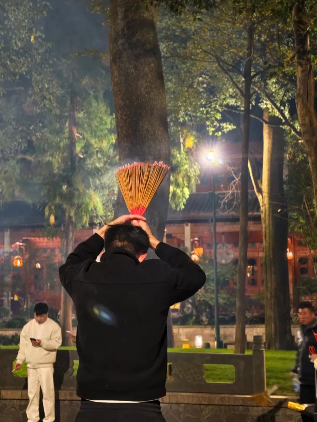 不是，哥们儿，这是许多大的愿啊？