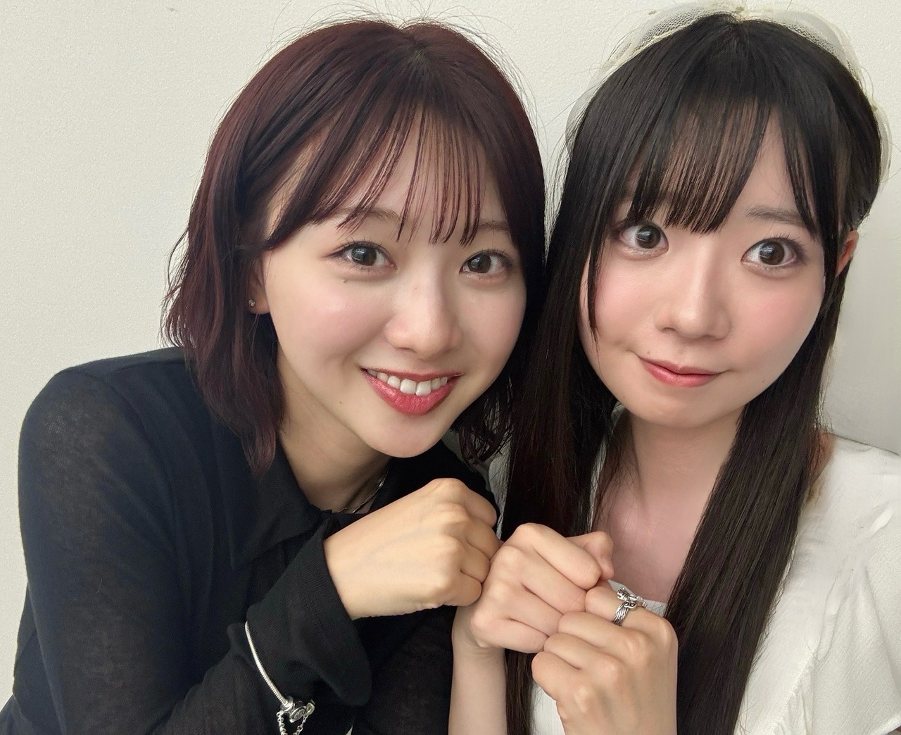 坂井新奈「河田陽菜さんがご卒業されることが発表されました。河田さんのポンポン触れ