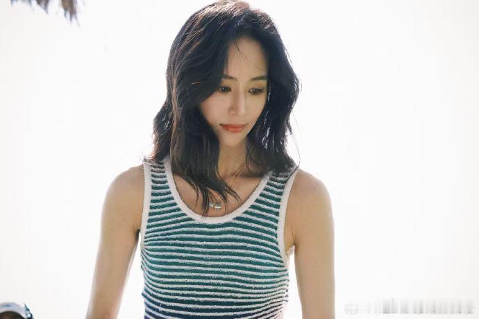 爱上张钧甯比呼吸还简单一秒爱上夏日气息的张钧甯 真的是一秒钟爱上了夏日气息的姐姐