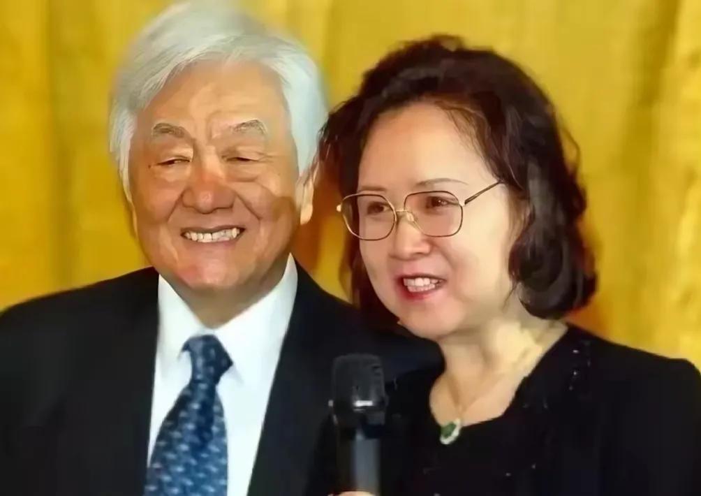 有人说，林婉珍在和平鑫涛离婚后也嫁人了，嫁了个医生在一起恩爱生活二十年左右后，后