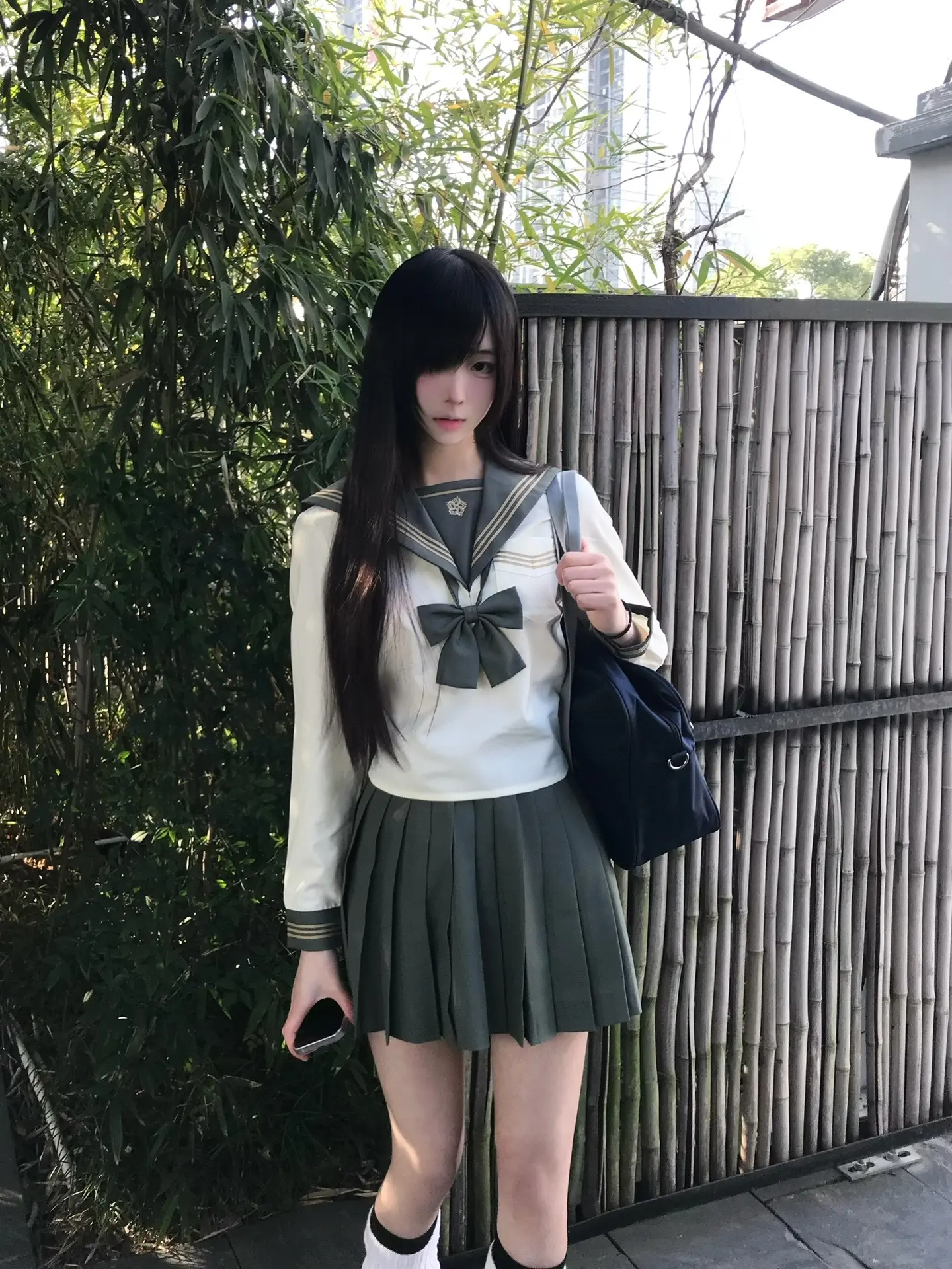 有人说随着时间的流逝 我们终将会原谅那些伤害我们的人 但我想 那不叫原...