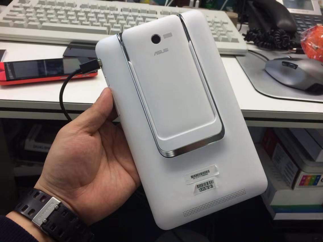 曾经的变形手机 手机秒变平板。这种套娃式的设计，是在手机屏幕还法更大化时，一个另