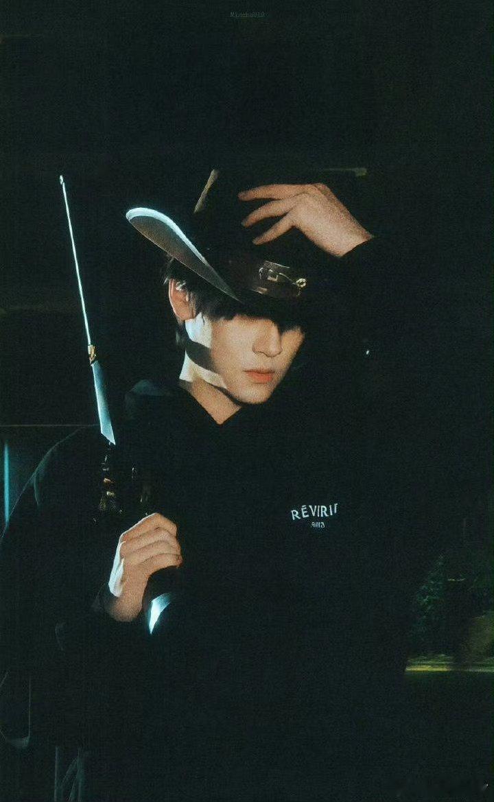 田栩宁变装很难不会爱这款帅哥好吗 ​​​